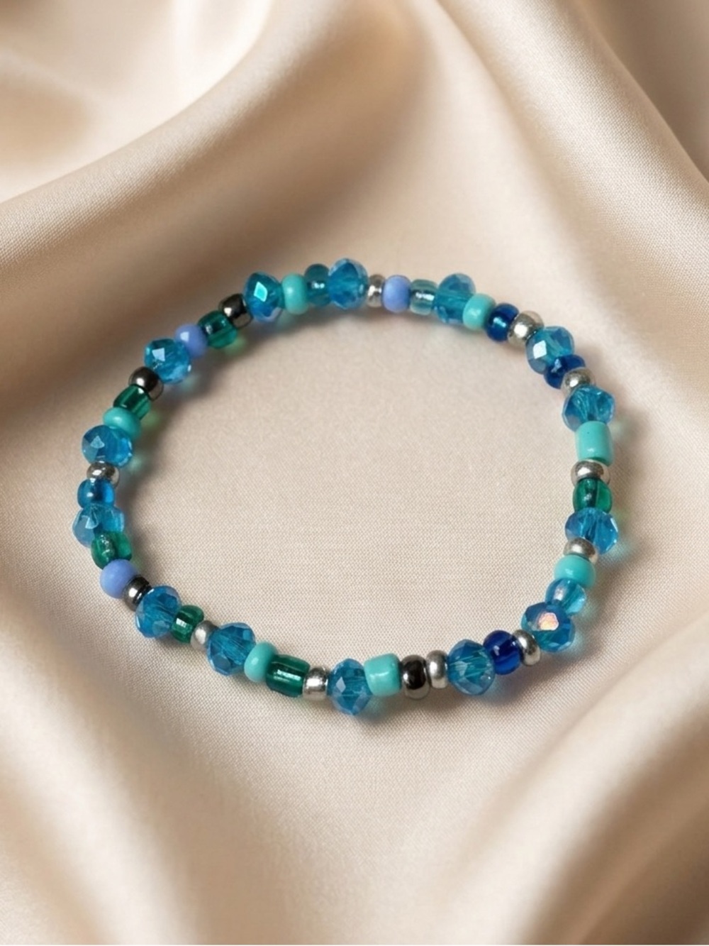 Handcrafted Minimalist Beaded Bracelet - Picture 2 of 4